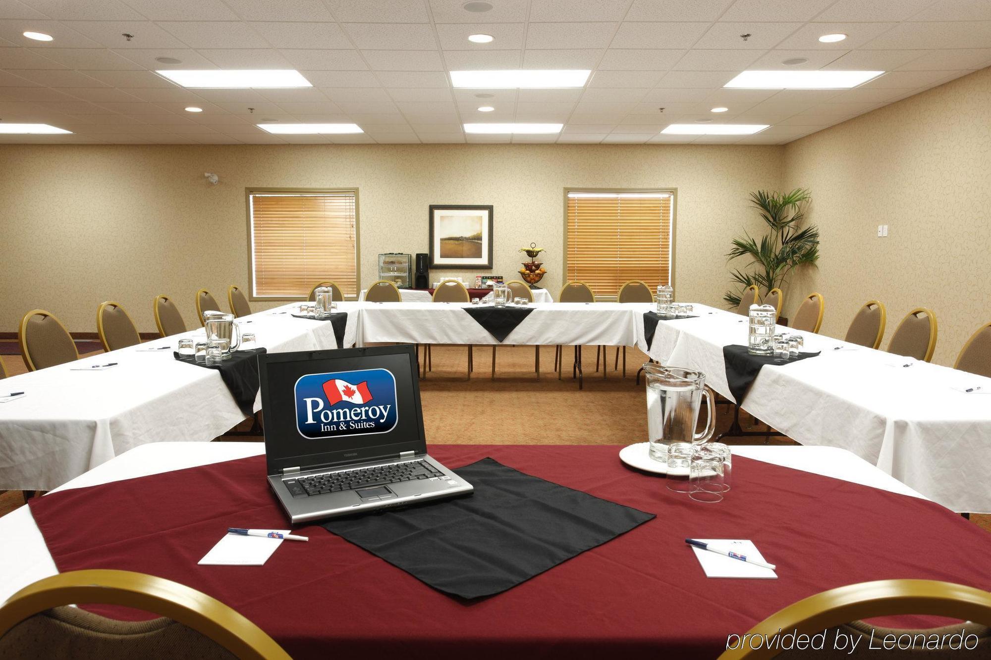 Pomeroy Inn And Suites Chetwynd Kültér fotó