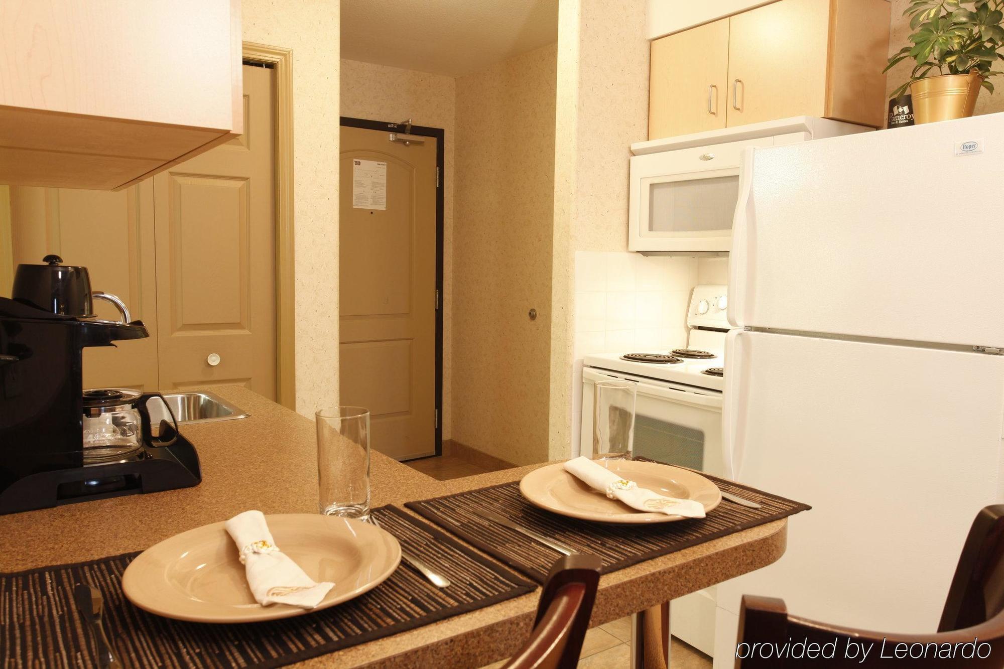 Pomeroy Inn And Suites Chetwynd Kültér fotó