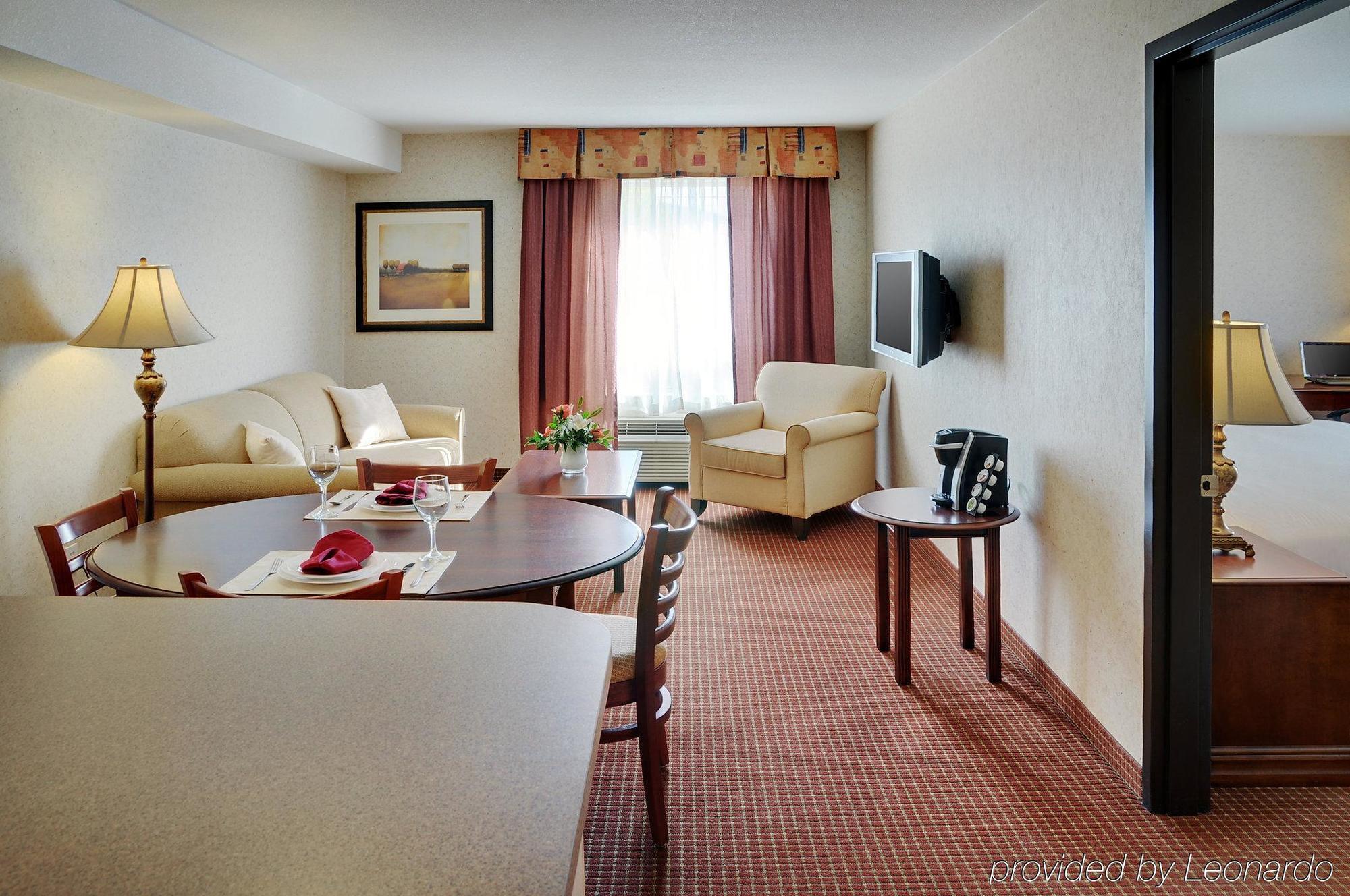 Pomeroy Inn And Suites Chetwynd Kültér fotó