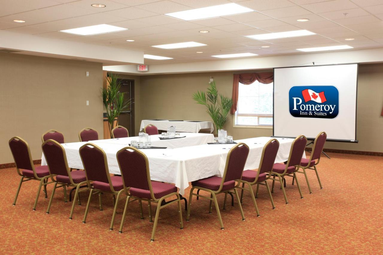 Pomeroy Inn And Suites Chetwynd Kültér fotó